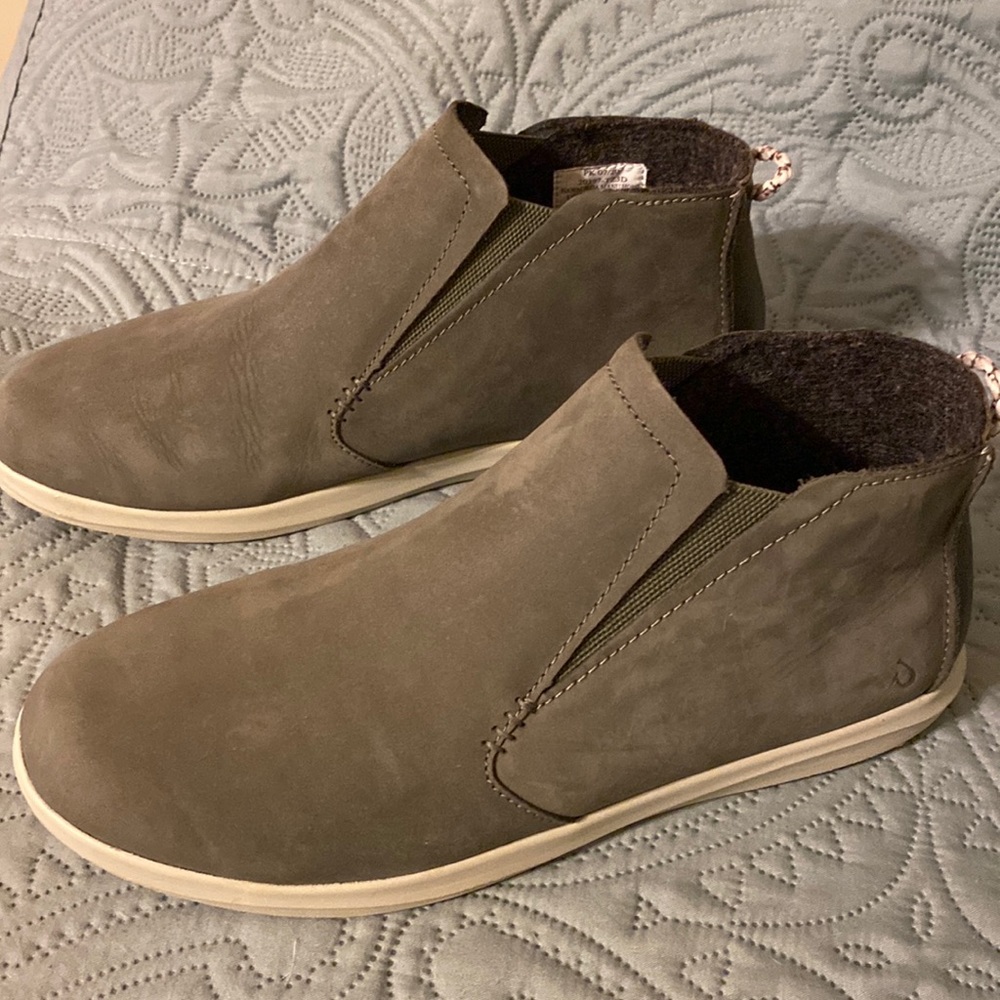 Olukai  Women’s Leather Booties Size 9-EUC